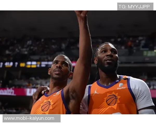 文班赛后与保罗亲密耳语击掌庆祝胜利瞬间引发热议