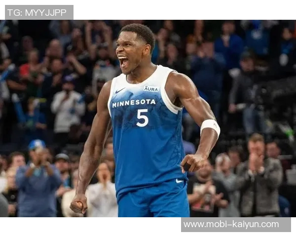 爱德华兹达成一万分里程碑加入森林狼传奇行列与加内特唐斯并肩前行