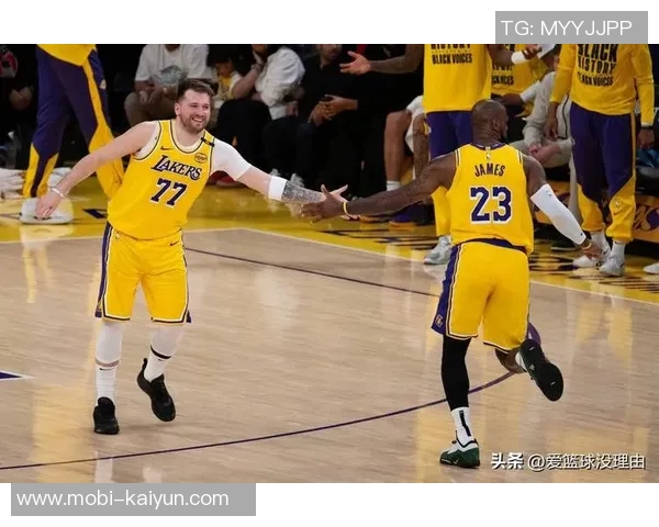 东契奇盛赞詹姆斯合作愉快认为其对湖人当下胜利至关重要